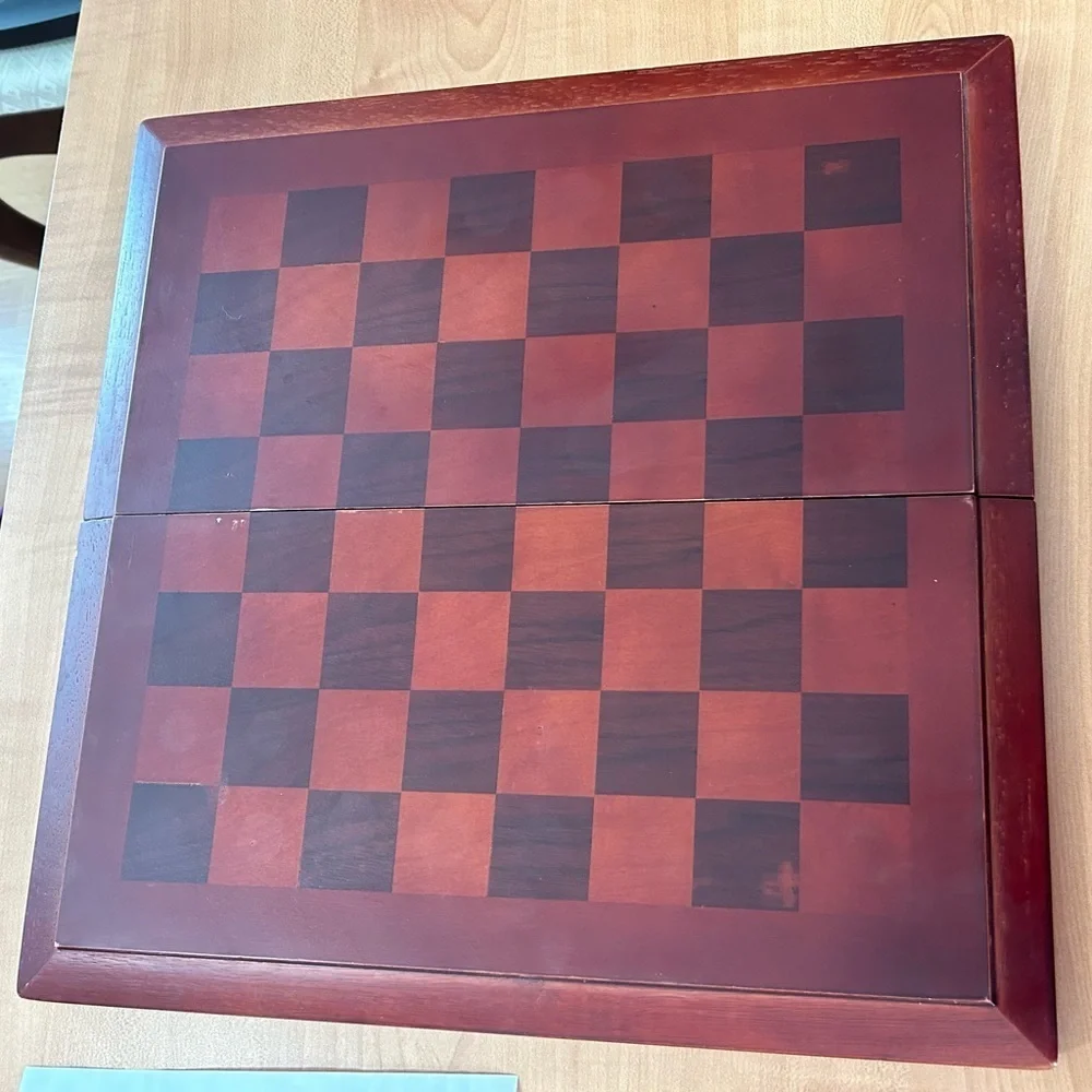 Cardinal wooden board games chess & checkers complete fold up/easy storage